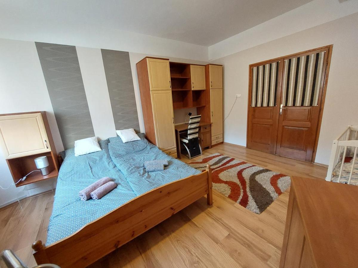 CsaládBarát Vendéglak Szegedi Magánszálláshely 9 fő részére, nagycsaládok és baráti társaságok részére Exterior foto