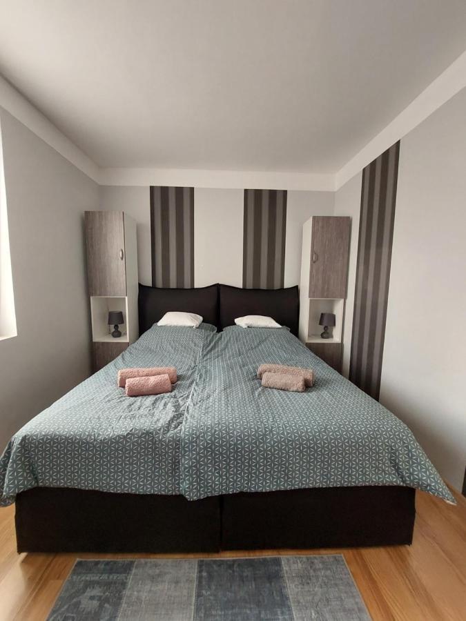 CsaládBarát Vendéglak Szegedi Magánszálláshely 9 fő részére, nagycsaládok és baráti társaságok részére Exterior foto