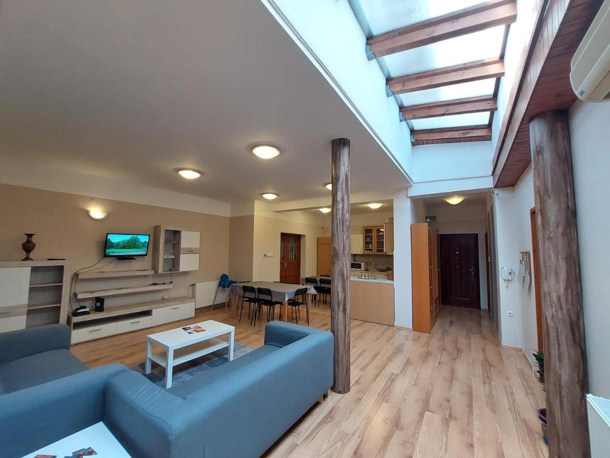 CsaládBarát Vendéglak Szegedi Magánszálláshely 9 fő részére, nagycsaládok és baráti társaságok részére Exterior foto
